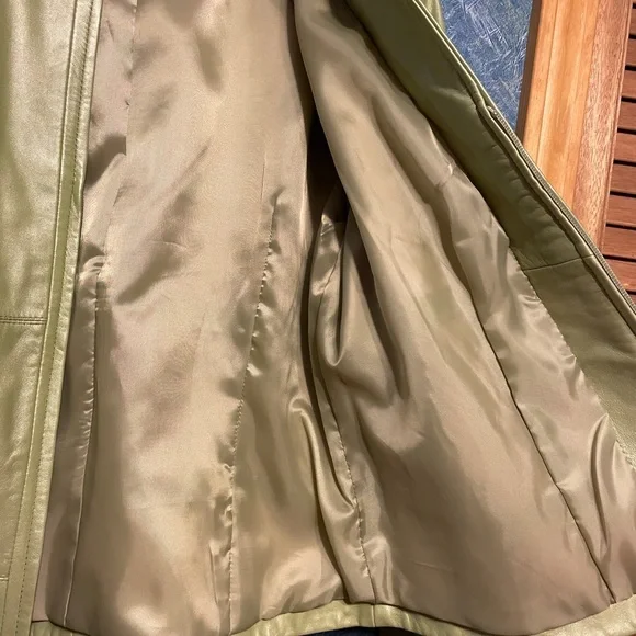 Revue Green Leather Jacket 10 - Picture 4 of 9